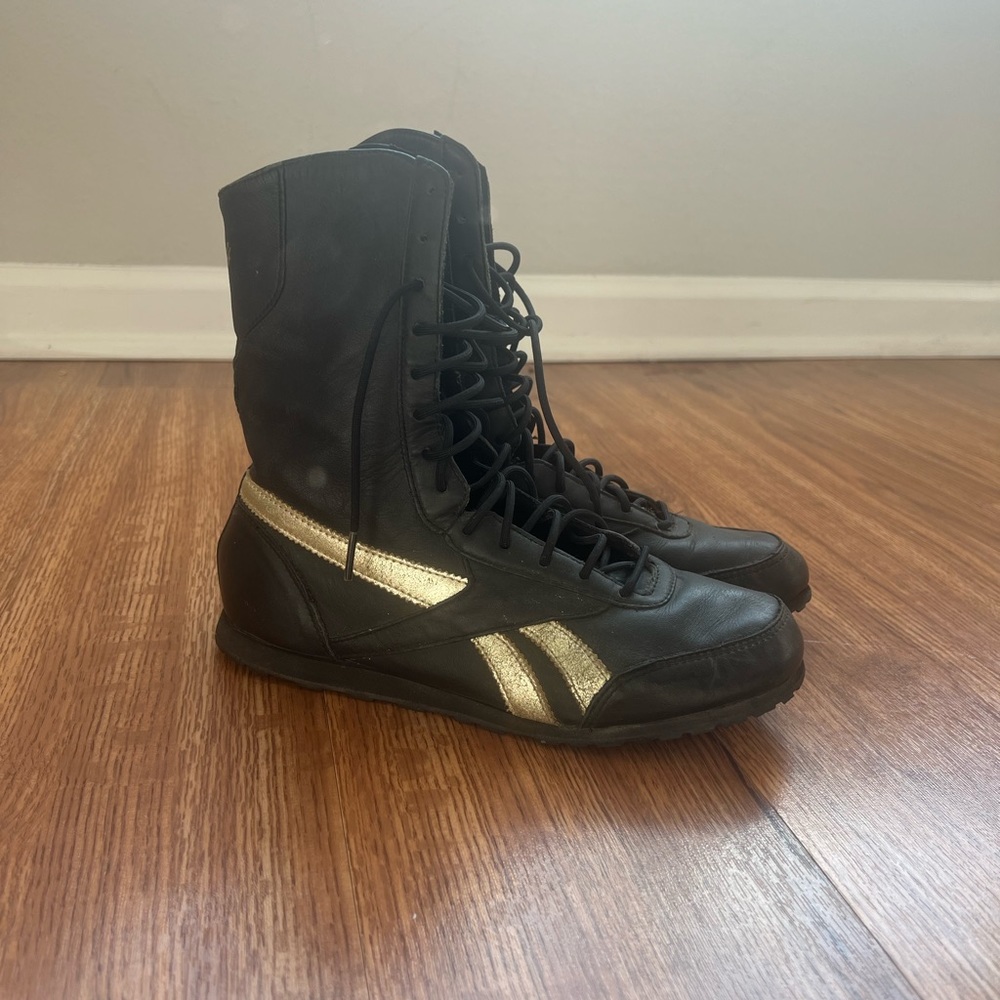 2004 Puma boxing / wrestling / moto boots lace up leather trainers.